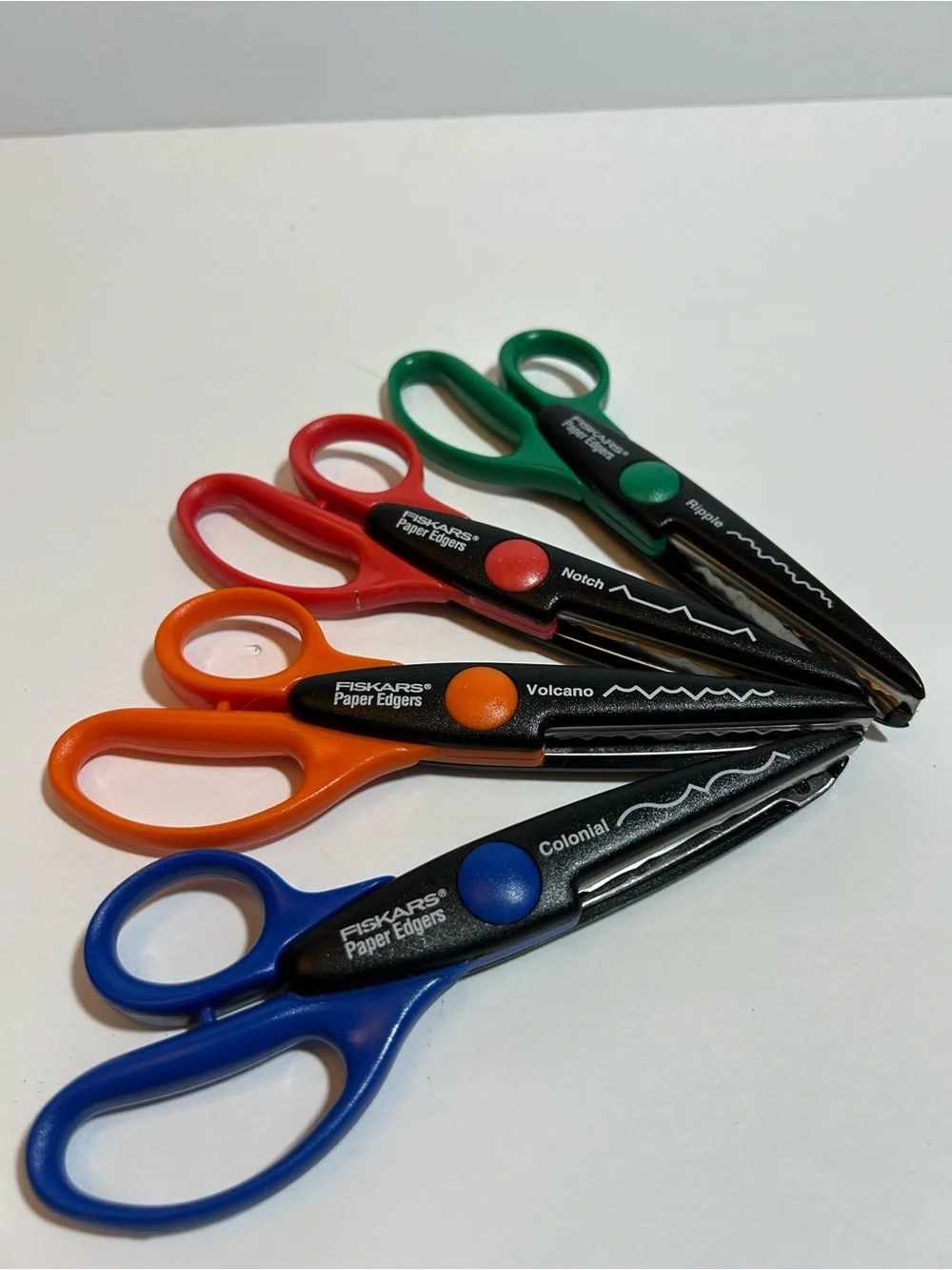 Fiskars paper edgers Assorted Decorative Scissors - Blue, Orange, Red, Green